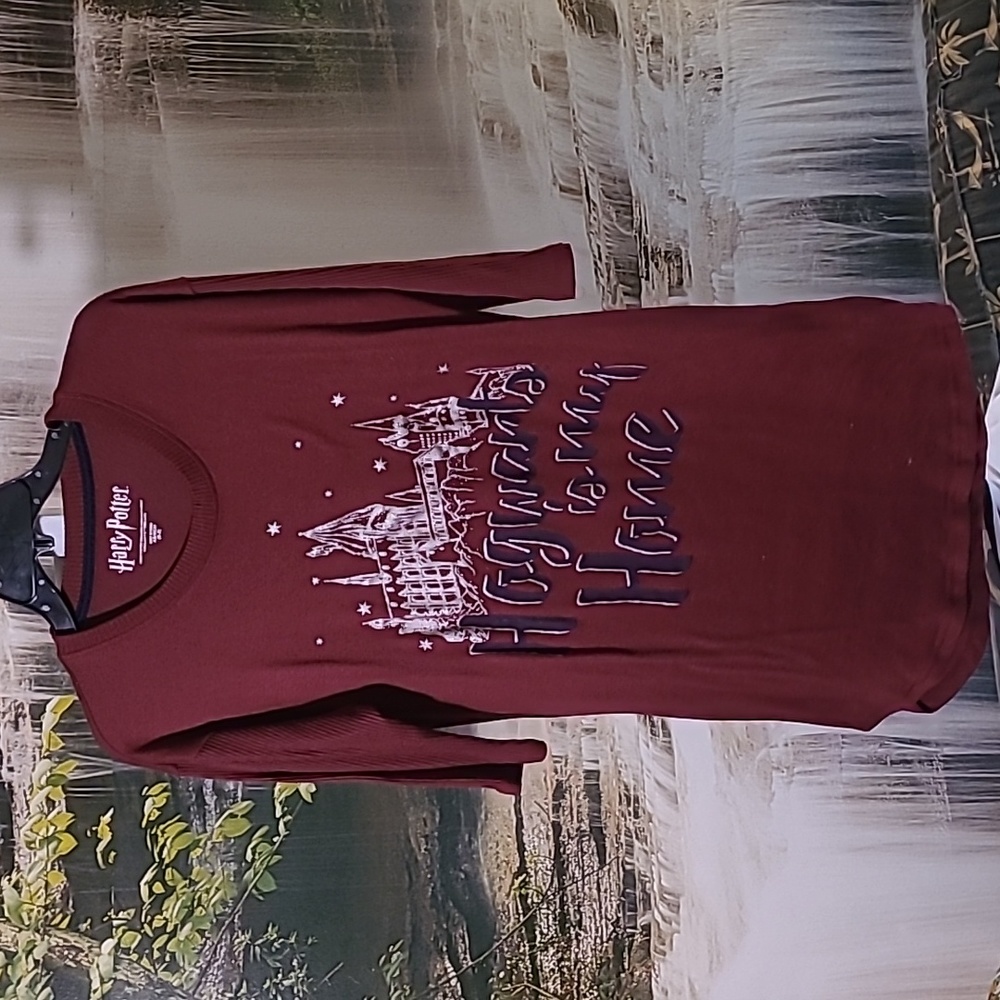 Harry Potter Hogwarts Womens XS burgundy Nightgown with silver bling